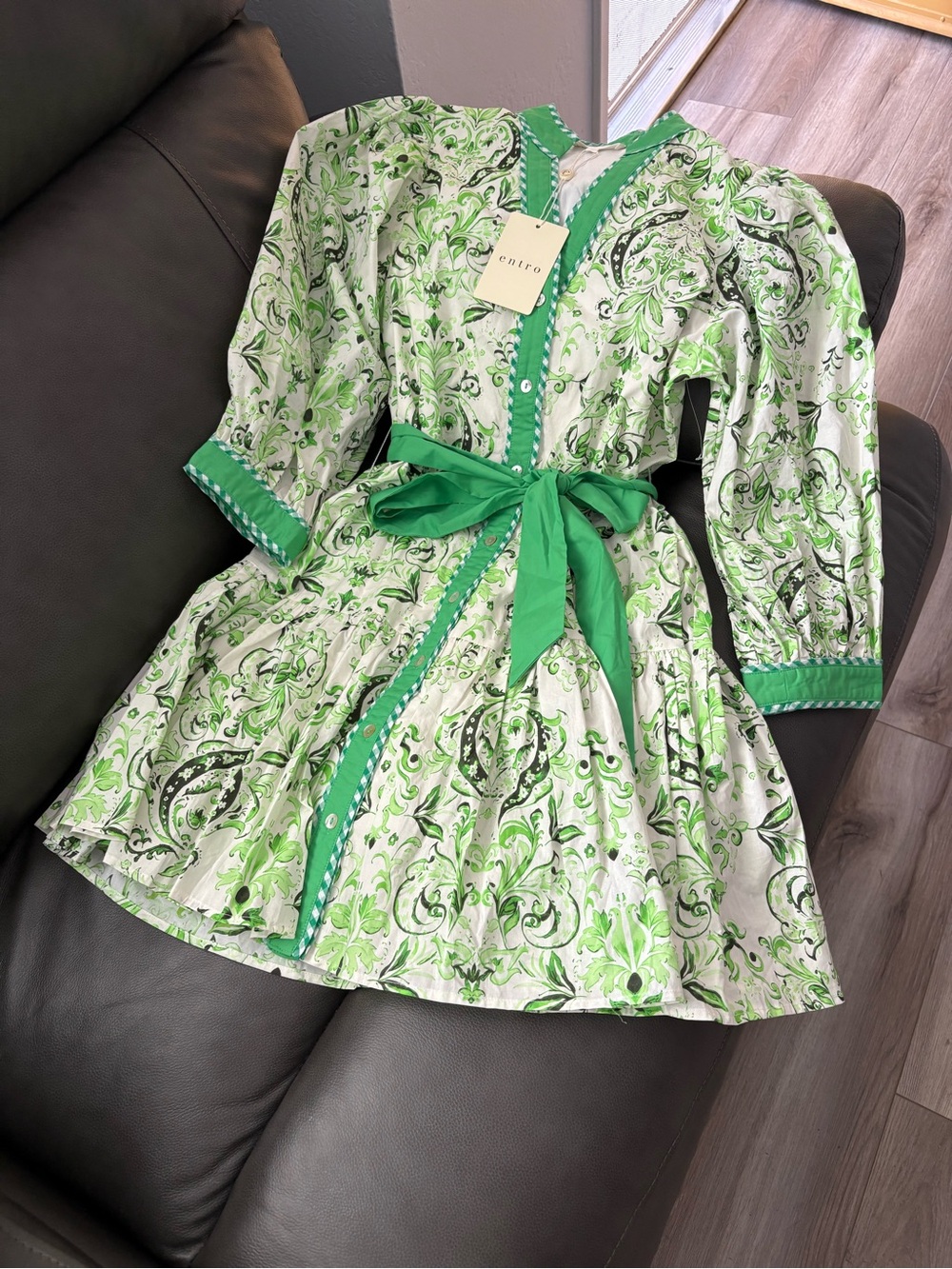 ❤️ New entro Green Paisley Tie-Waist  Dress it has pockets